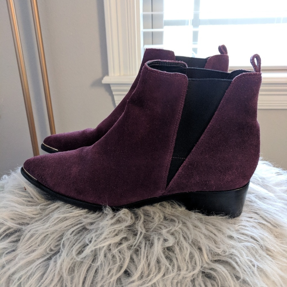 Marc Fisher LTD maroon suede boots